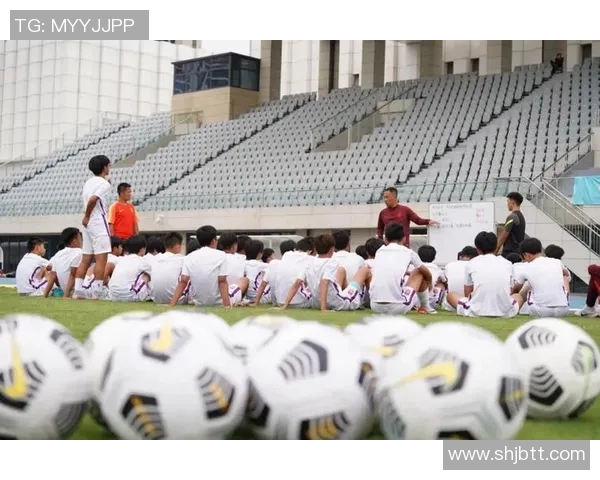 赛后分析:西安足球队与武汉足球队的战术对决与技术细节探讨 赛后分析:西安足球队与武汉足球队的战术对决与技术细节探讨