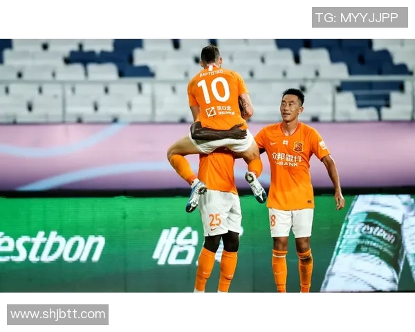 重庆羽毛球队在洲际杯积分榜上以83分稳居第一名展现强劲实力 重庆羽毛球队在洲际杯积分榜上以83分稳居第一名展现强劲实力