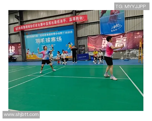 重庆羽毛球队在邀请赛中的团队协作表现分析与点评 重庆羽毛球队在邀请赛中的团队协作表现分析与点评