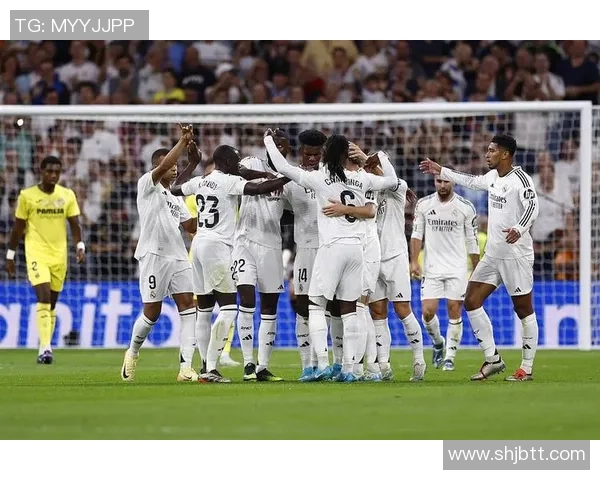 西班牙足球明星闪耀皇马赛场展现无与伦比的足球才华与激情 西班牙足球明星闪耀皇马赛场展现无与伦比的足球才华与激情