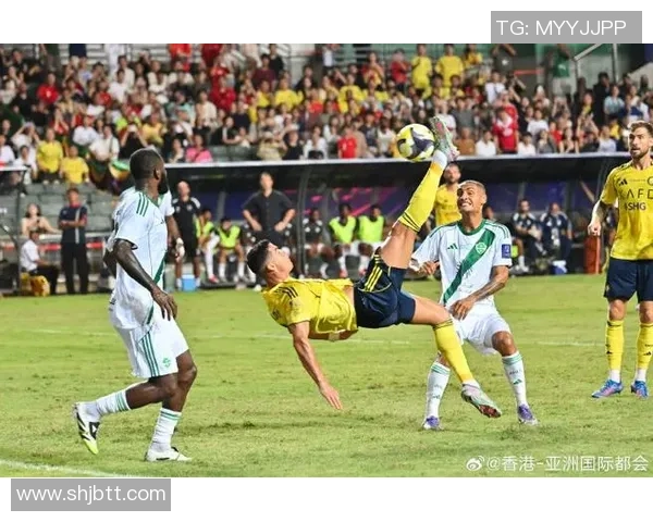 足球明星时尚着装风格大揭秘展现球场外的魅力与个性