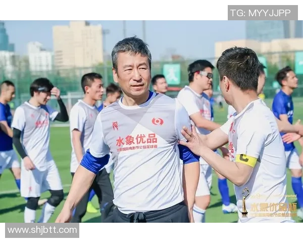 戛纳电影节上的足球明星们揭示了体育与艺术的完美结合